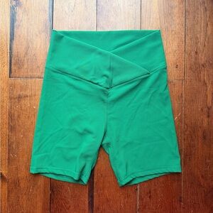 Wilo Green Athletic Shorts for Women Size Large